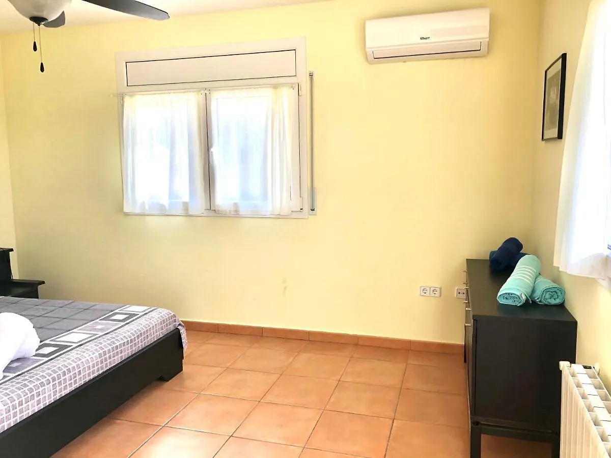 Villa Belgica 10 Personas Palau Saverdera Spain